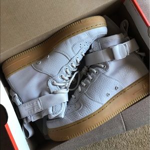 NIKE SF AIR FORCE 1’S (Women’s size 7.5)